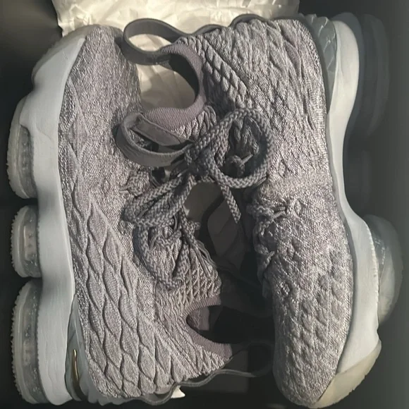Nike LeBron 15 “City Edition” Wolf Grey/Metallic Gold Size Men 4 Youth Like new - Picture 1 of 16